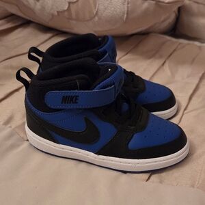 Nike Kids Black and Blue Sneakers